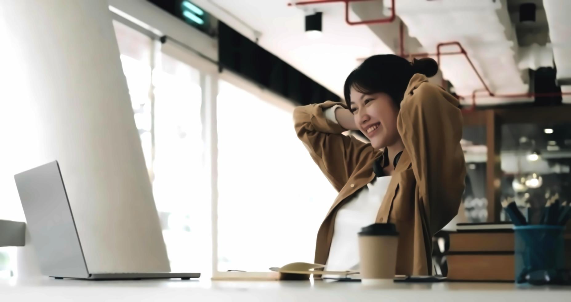 Équipe dorinavexi travaillant sur des analyses financières